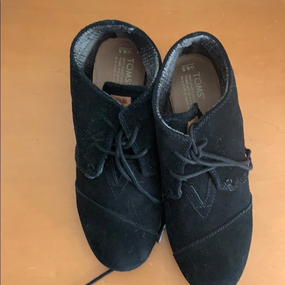 Toms suede wedge lace up boots